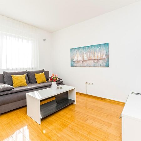 נובליה Summer Breeze Pool Apartments חדר תמונה