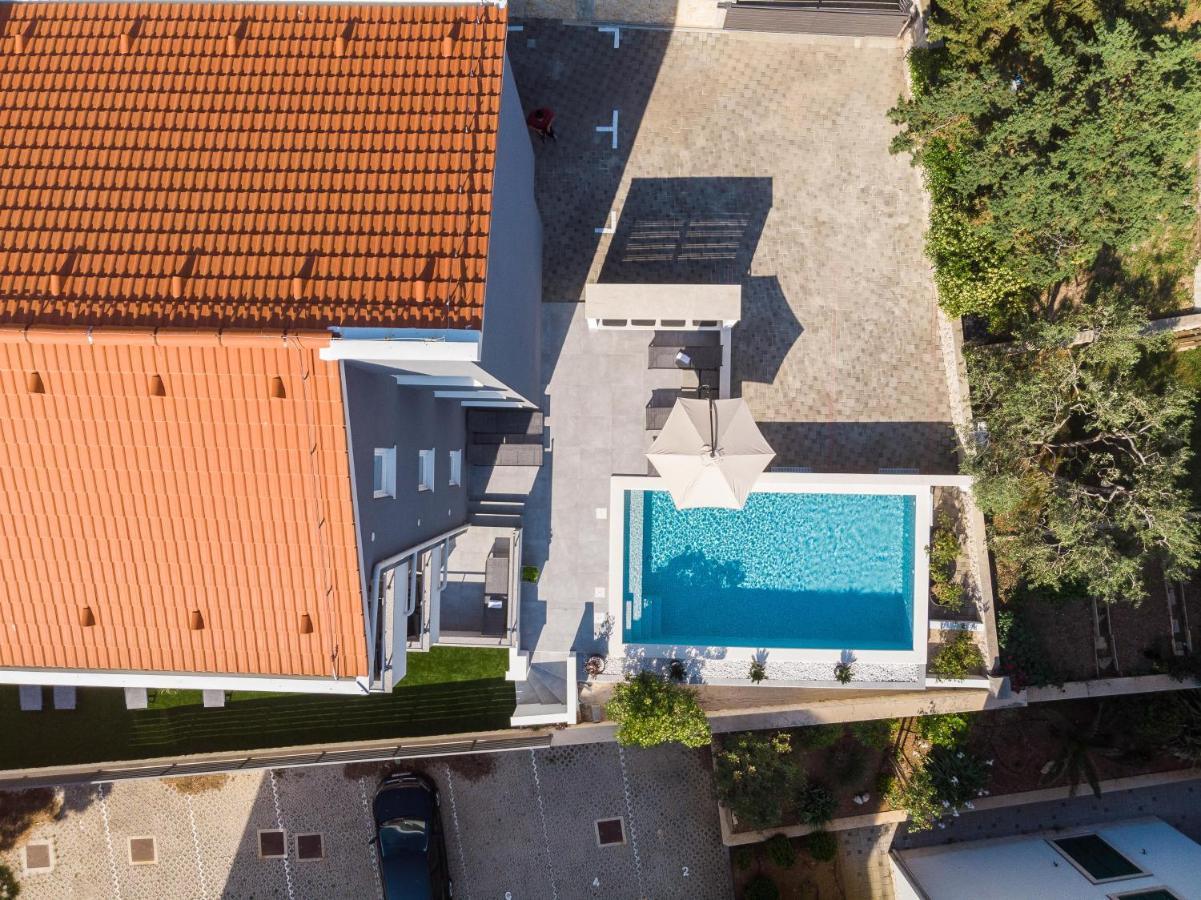 נובליה Summer Breeze Pool Apartments מראה חיצוני תמונה