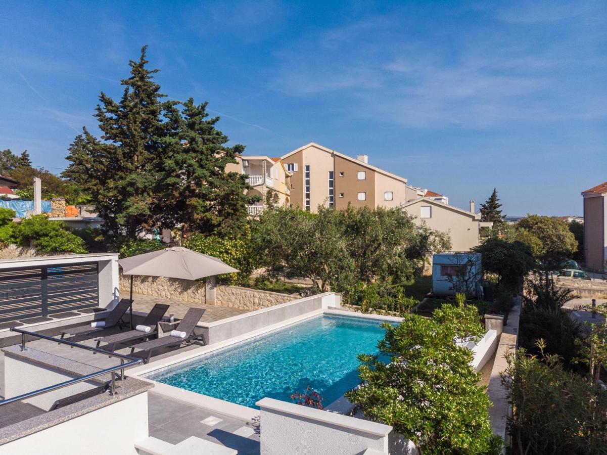נובליה Summer Breeze Pool Apartments מראה חיצוני תמונה
