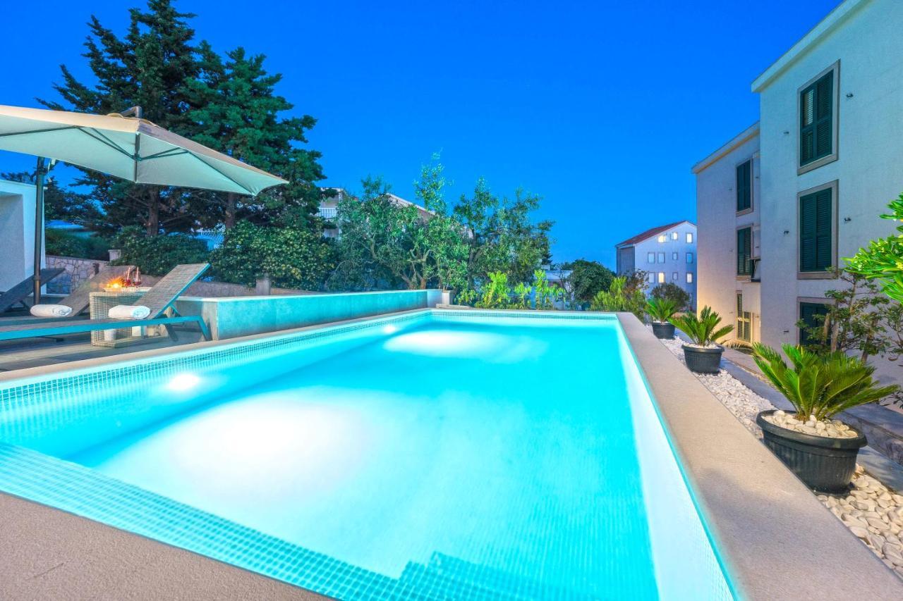 נובליה Summer Breeze Pool Apartments מראה חיצוני תמונה